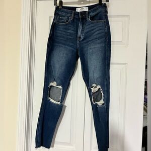 Hollister Dark Wash Curvy High-Rise Mom Jean